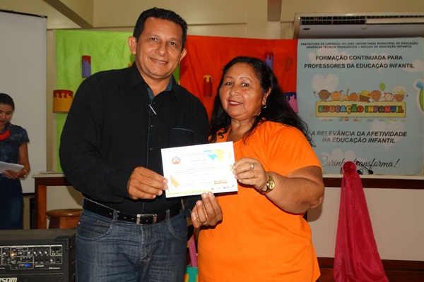 Formação sobre a afetividade na educação infantil mobiliza professores do Vale do Jari.